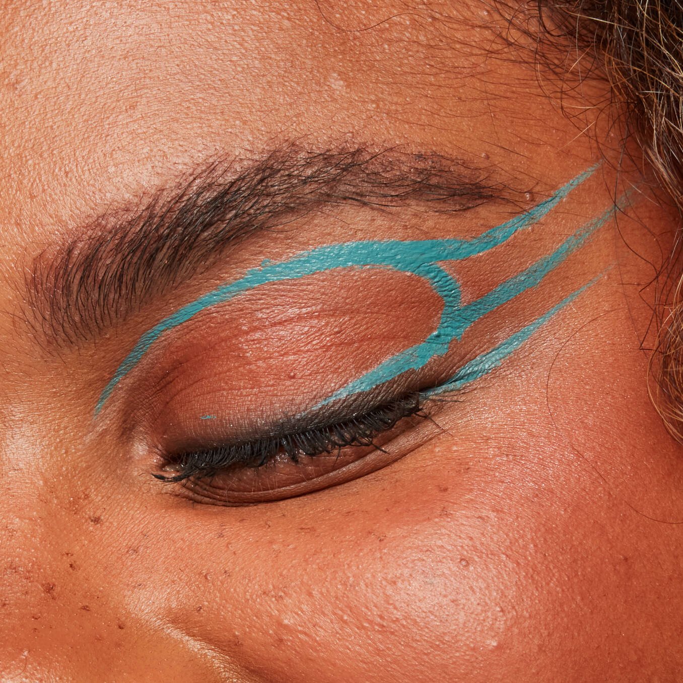VIVID BRIGHTS LIQUID LINER cyan simp