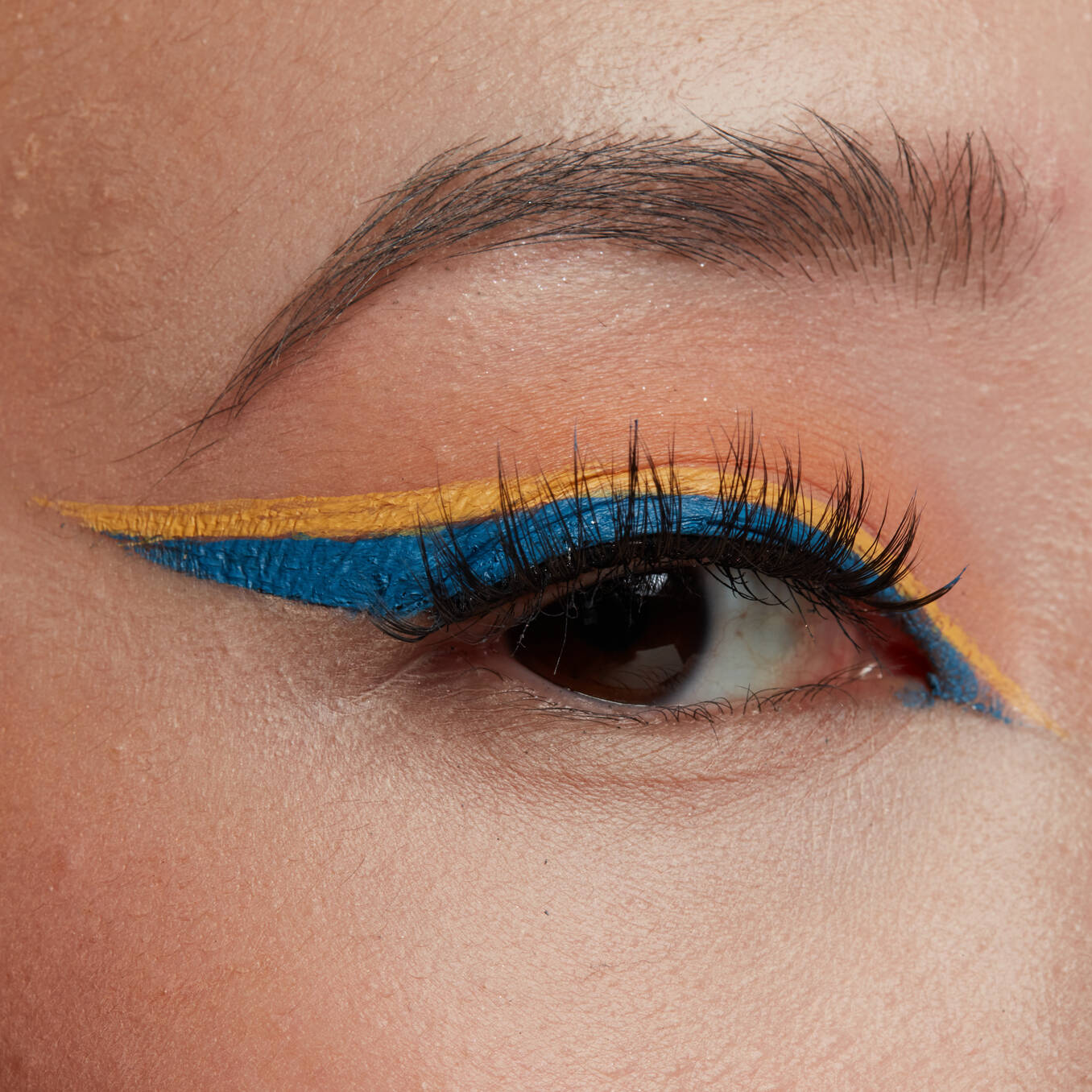 VIVID BRIGHTS LIQUID LINER had me at yellow